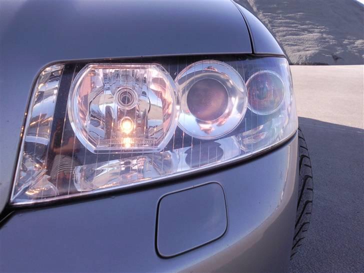 Audi A4 2.5 TDI Quattro billede 15