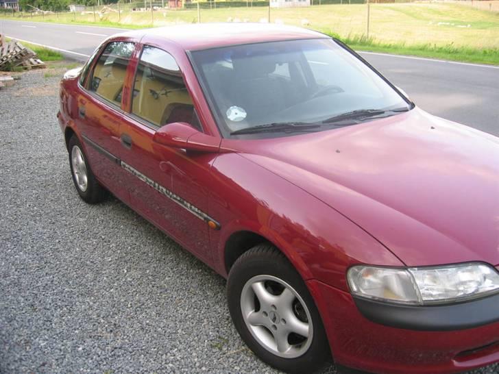 Opel Vectra B Total Skadet billede 2