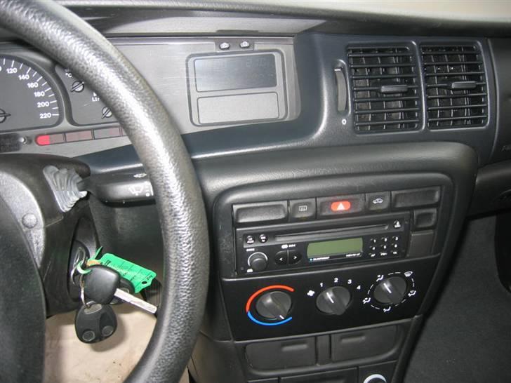 Opel Vectra B Total Skadet billede 4