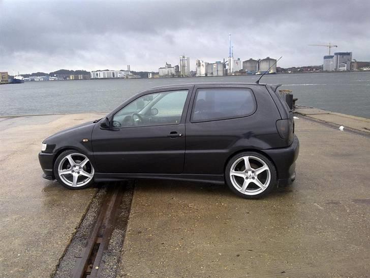 VW Polo 6n 1,6 8v = TOTALSKADET billede 1