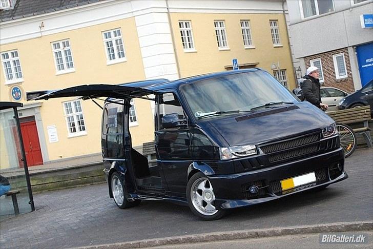 VW Transporter " BYTTET " - " Flap op " døren....  Træf i Lemvig, 2010 billede 1