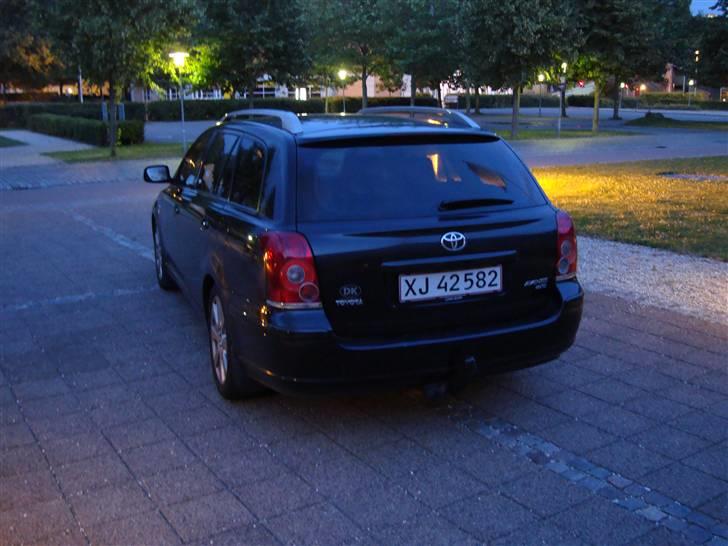 Toyota Avensis - 2008 model baglygter billede 2