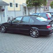 BMW e36 320i