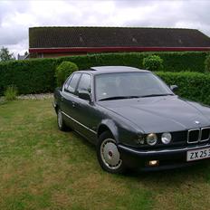 BMW 735 I A E32