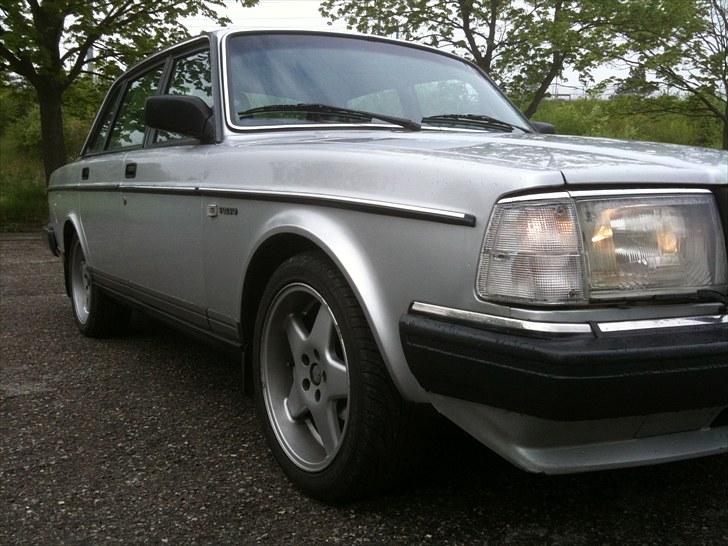 Volvo 240 GL *SOLGT* billede 2