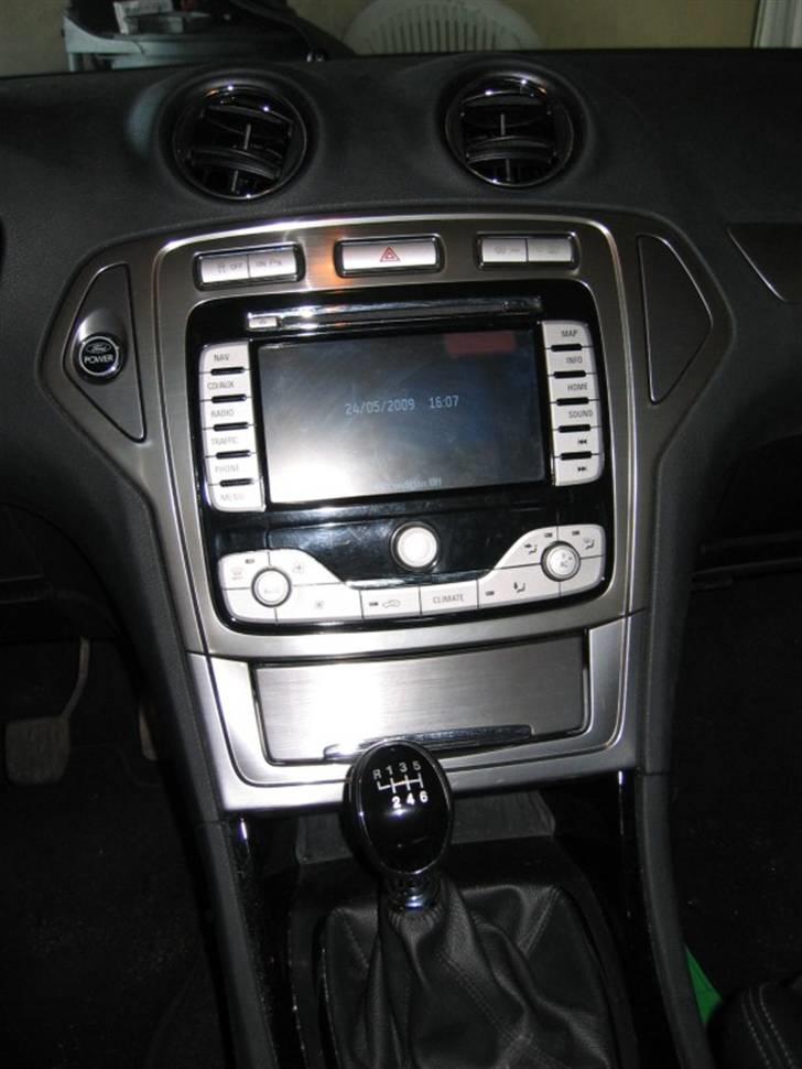 Ford Mondeo 2.0 TDCI TitaniumX - Originalt touchscreen navigation+radio billede 7