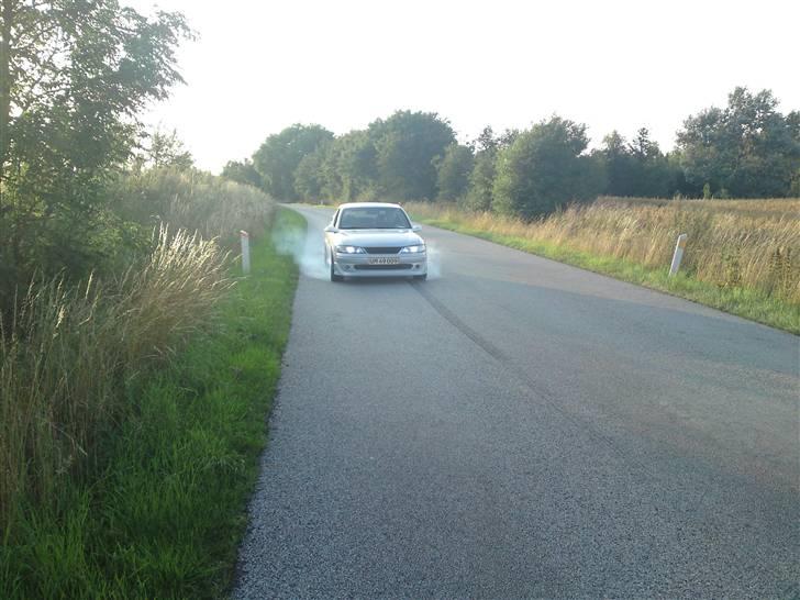 Opel vectra i-500r R.I.P - En dag den fik lidt gas hi hi billede 16