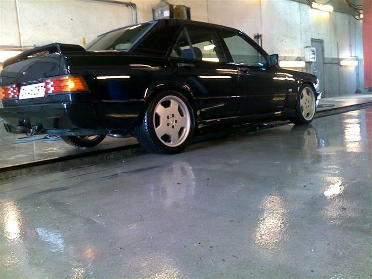 Mercedes Benz 190 - det færdige resulstat af et års arbejde billede 2