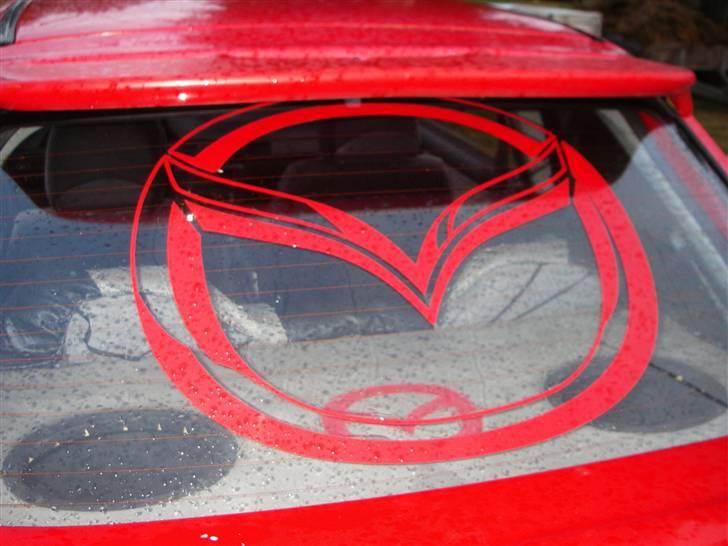 Mazda 323 1,6 (skrottet) billede 3