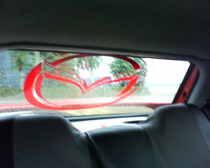 Mazda 323 1,6 (skrottet) billede 8