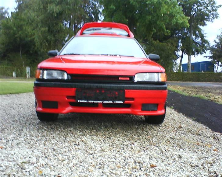 Mazda 323 1,6 (skrottet) billede 9