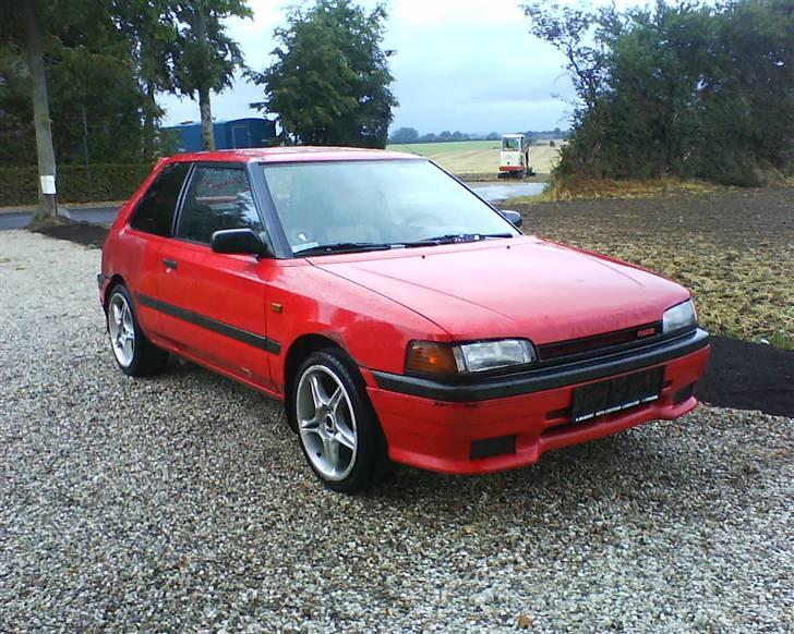 Mazda 323 1,6 (skrottet) billede 13