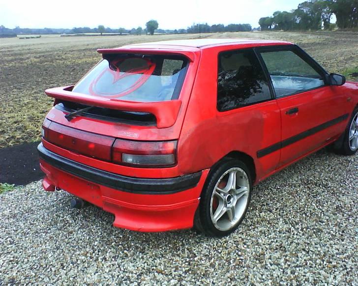 Mazda 323 1,6 (skrottet) billede 15