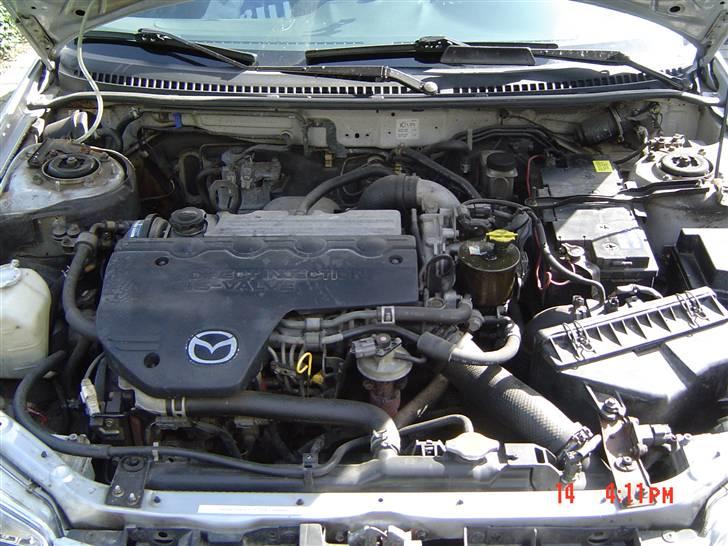 Mazda 323 F BJ 2.0 DITD - SOLGT - Den store motor billede 13