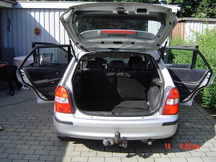 Mazda 323 F BJ 2.0 DITD - SOLGT - Bilen bagfra billede 18