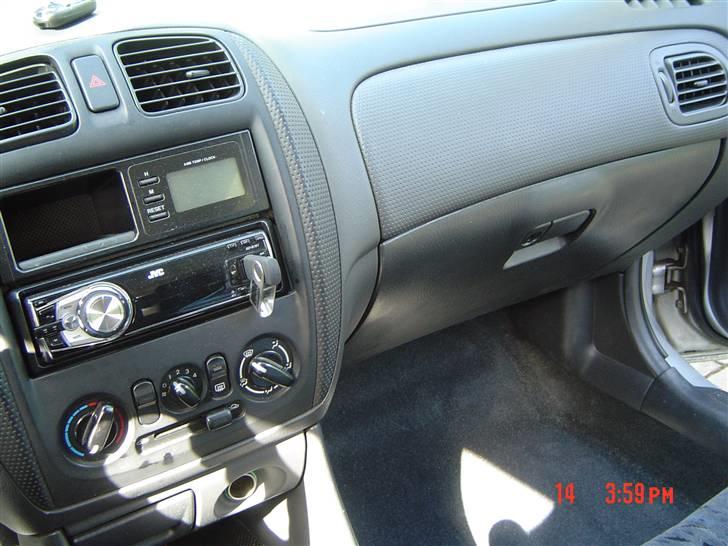 Mazda 323 F BJ 2.0 DITD - SOLGT - Inden i bilen billede 19