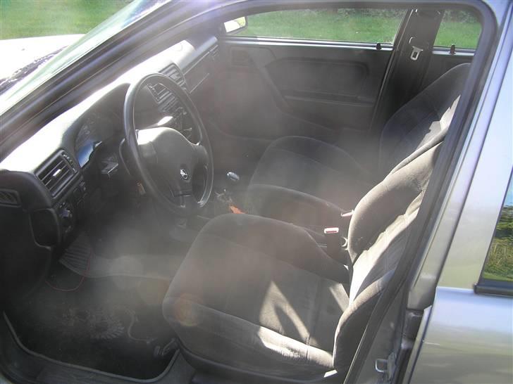 Opel Vectra a skrottet billede 8