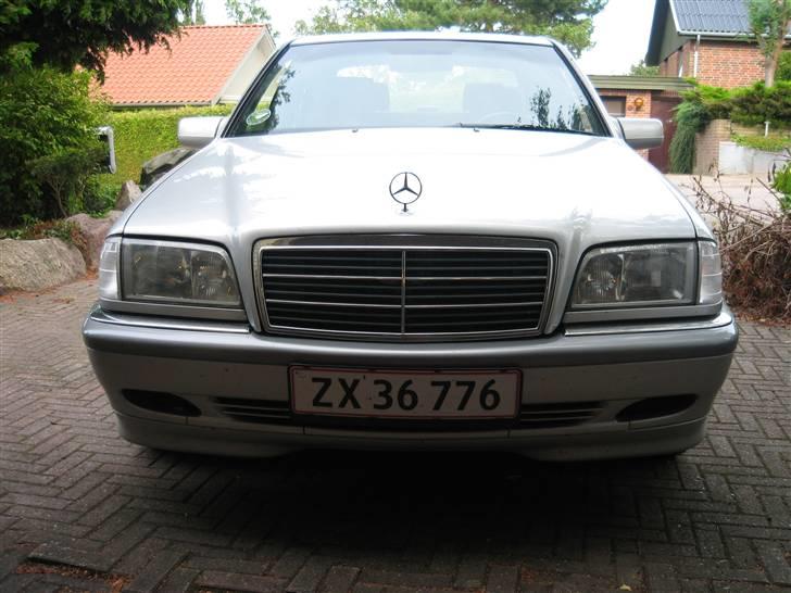 Mercedes Benz C220 cdi Totalskadet....! billede 3