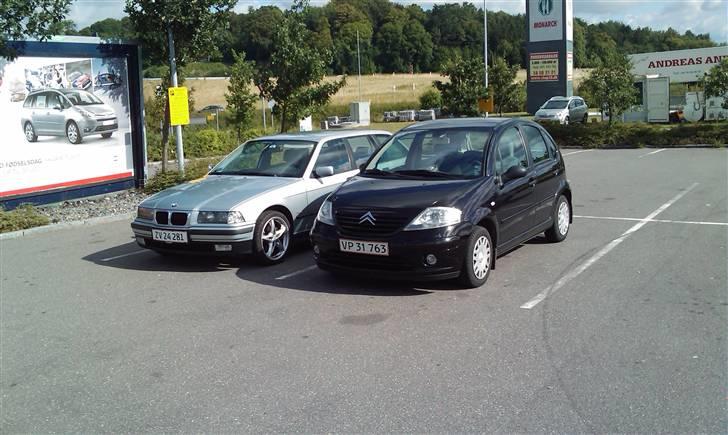 Citroën C3 1,4 HDI Økoraceren - Taget på vej hjem fra jylland. med min gamle BMW E36. billede 6