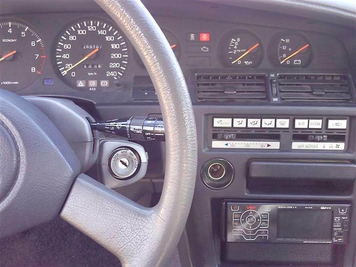 Toyota supra MK 3 - det pyntede med en anden radio:D billede 19