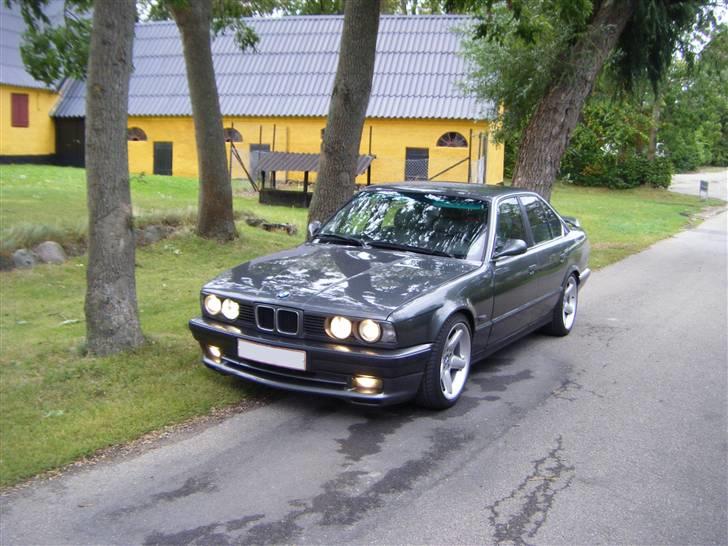 BMW E34 525i-24 billede 1