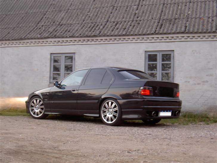 BMW E36 318i - 120HK billede 13