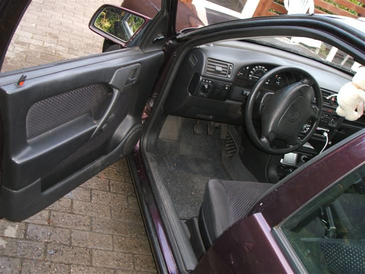 Opel Vectra 1.6i GL SOLGT billede 4