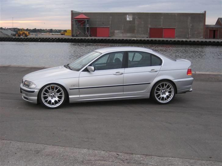 BMW 318i *solgt* billede 6