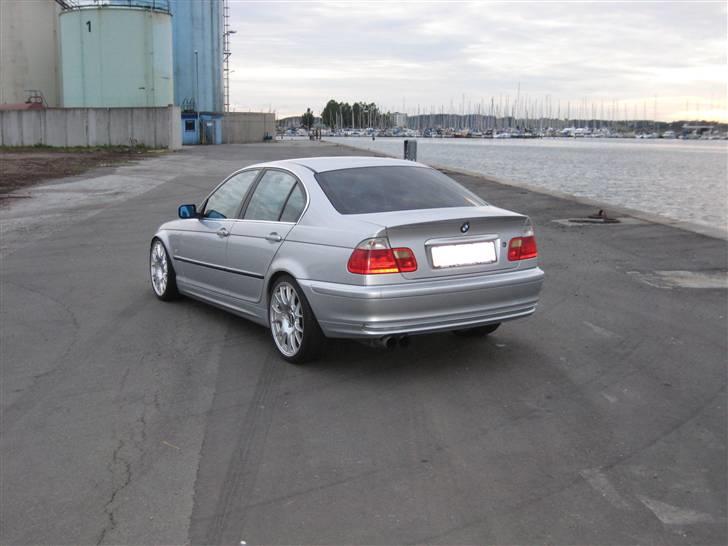 BMW 318i *solgt* billede 7