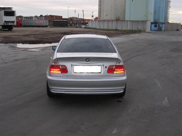 BMW 318i *solgt* billede 8