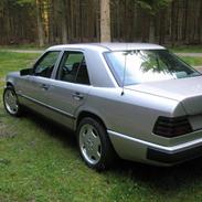 Mercedes Benz 124 250D