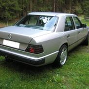 Mercedes Benz 124 250D