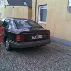 Ford scorpio 2,0 gl (solgt)