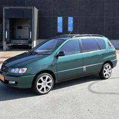 Toyota Sportsvan 2,2 TD