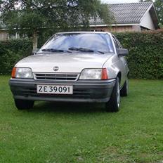 Opel kadett til salg. 
