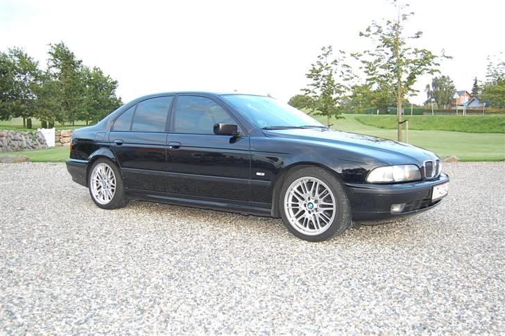BMW E39 523i SOLGT billede 2