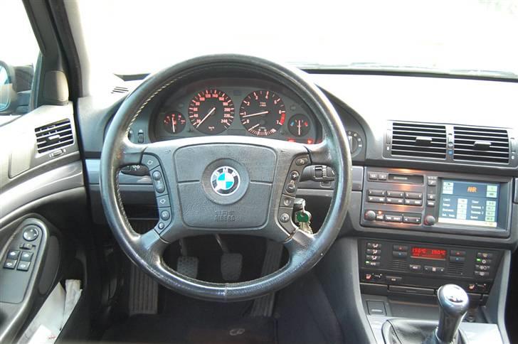 BMW E39 523i SOLGT billede 11