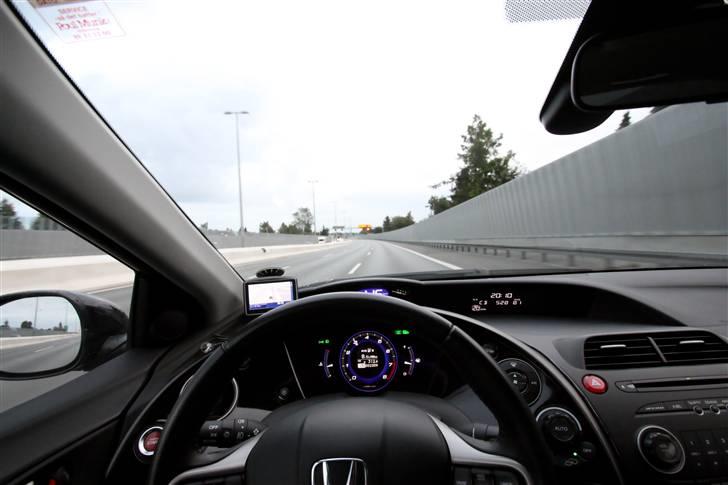 Honda Civic 1,8 Sport - Ude og køre en tur billede 9