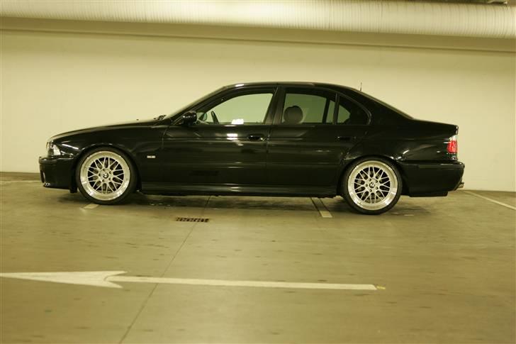 BMW E39 540i SOLGT billede 11