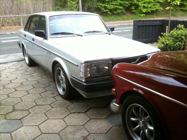 Volvo 240 GL *SOLGT* - Omdrejningstæller og det lille ur er indkøbt, skal lige skiftes. billede 13