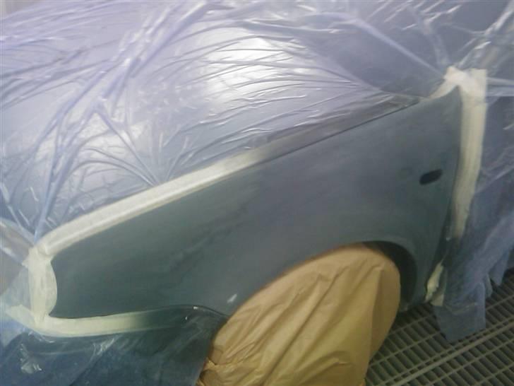 VW GOLF IV 1.8 GTI TURBO - Da jeg købte bilen var der lidt små ridser og stenslag.. men de er væk nu og ny lak er lagt på:P billede 13