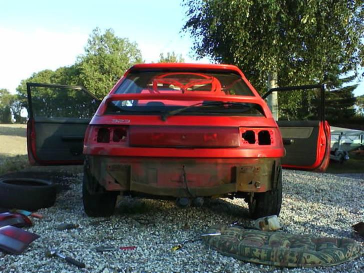 Mazda 323 1,6 (skrottet) billede 17