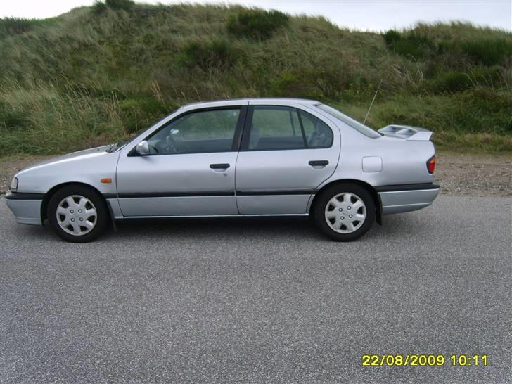Nissan Primera 2,0 I SOLGT billede 3