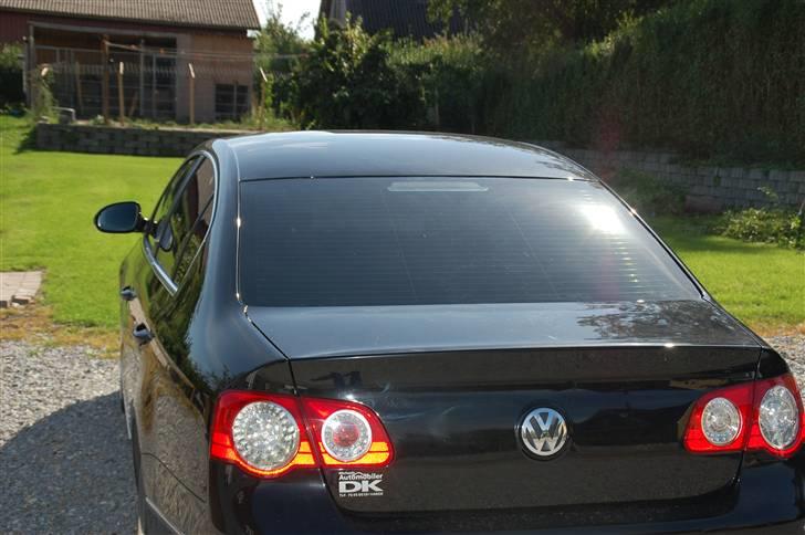 VW Passat 2.0 3C Comfortline - Så er der kommet sort rude i den 1-9-09 billede 6