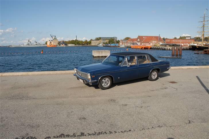 Opel Diplomat 5,4 V8 - Eftersom bilen har tilhørt Søværnet fra ny, så måtte vi naturligvis også lige en tur ud på Holmen billede 16