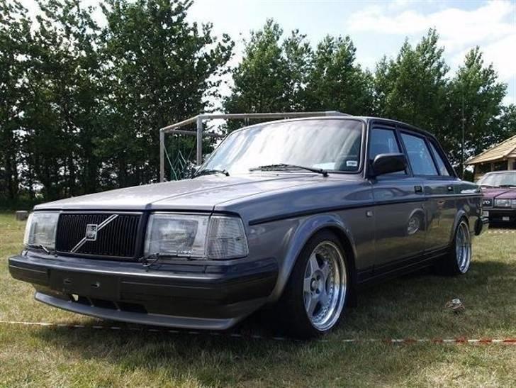 Volvo 240 GL *SOLGT* - Min brors fede 240, som er i en helt anden klasse end min... billede 15