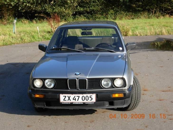BMW 320i billede 1