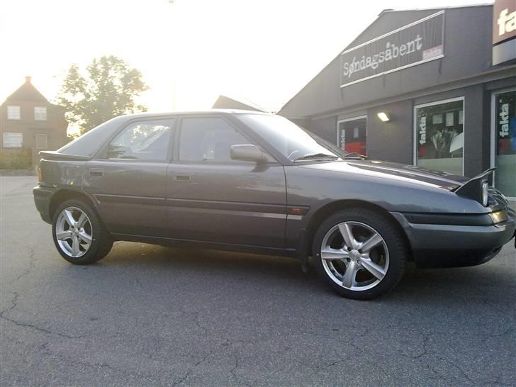 Mazda 323F billede 18