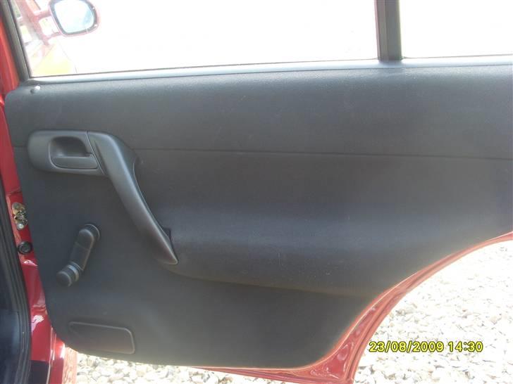 Skoda Felicia. made by Kevin S  - alt plastik, dørbeklædning og himmel malet sort.. billede 11