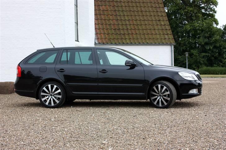 Skoda Octavia Elegance Combi billede 2
